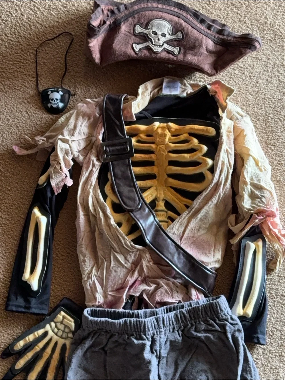 Disney Pirate Skeleton Kids Costume - Picture 4 of 5